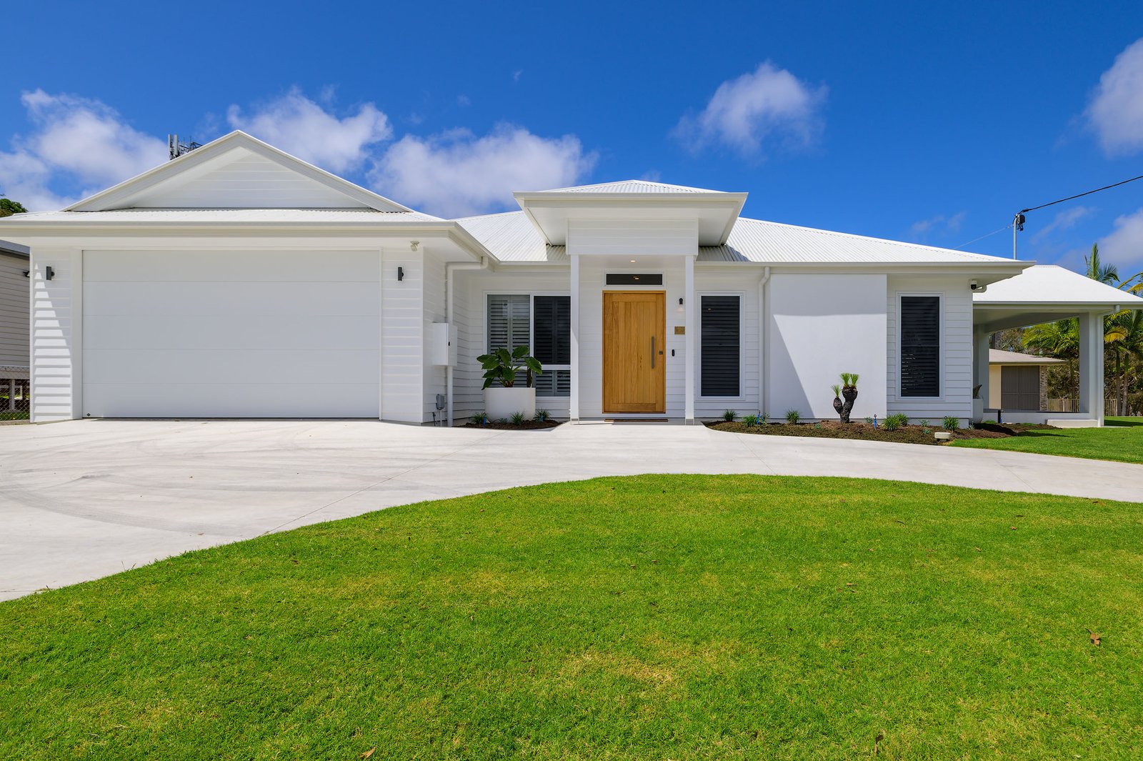 Zerner Home Tin Can Bay Front Shot
