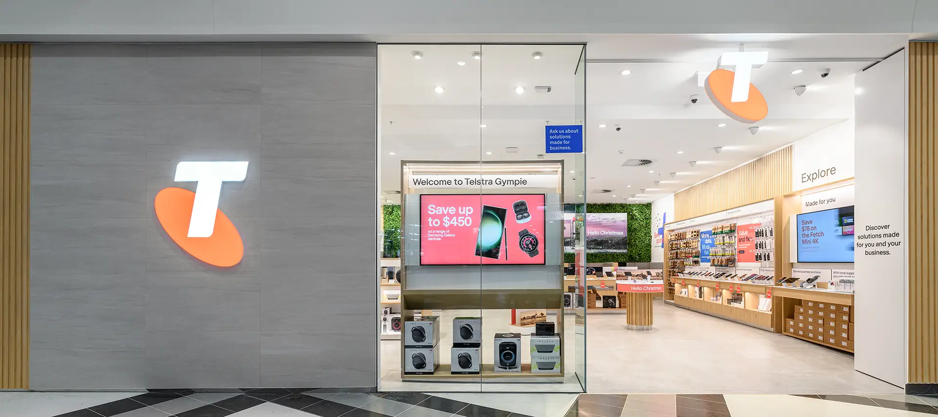 Commercial outfitters shoot Gympie Telstra shop